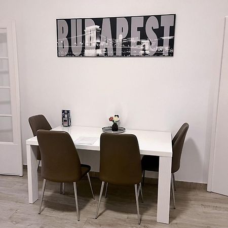 בודפשט Boutique Family Apartment In The Heart Of City מראה חיצוני תמונה